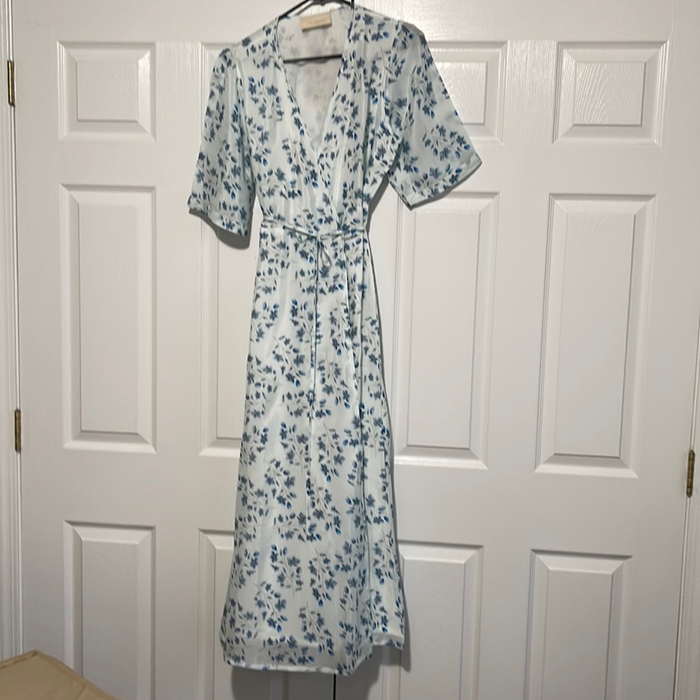 Beautiful wrap dress maxi length made by Reistor for Madewell .